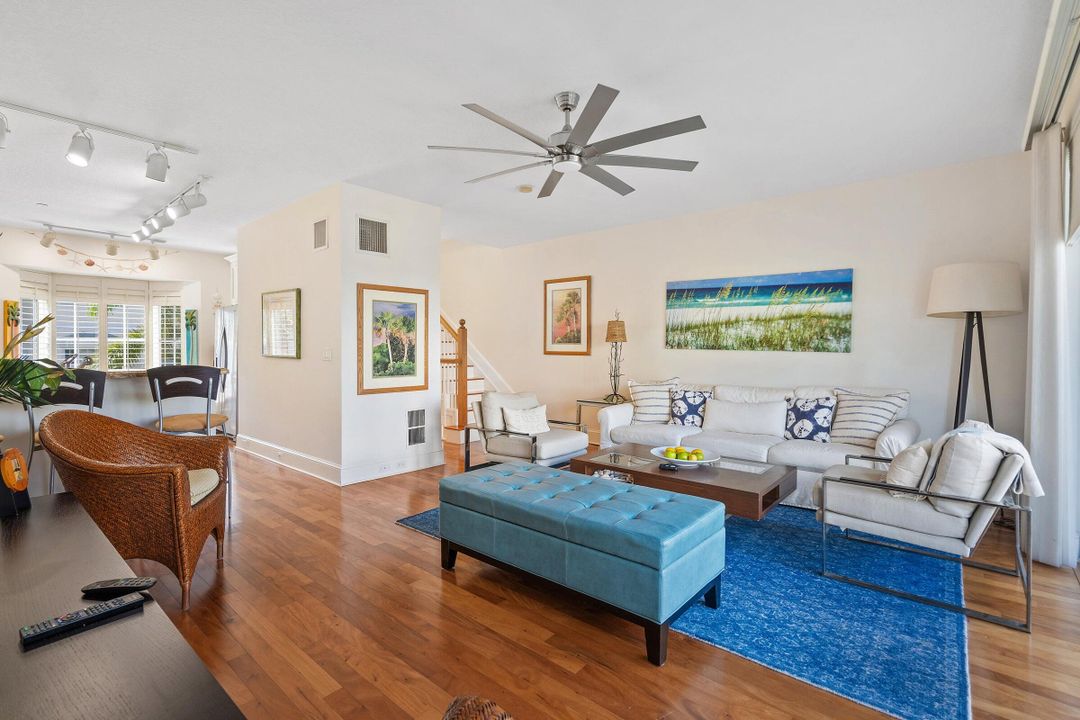 出租: $7,000 (3 贝兹, 3 浴室, 1709 平方英尺)