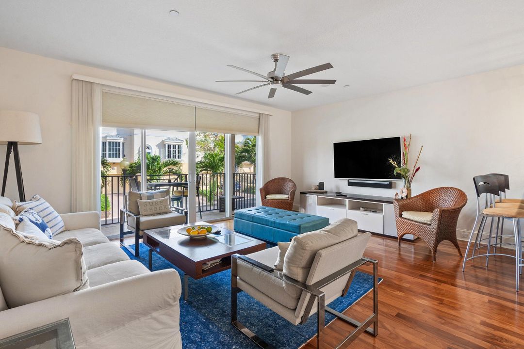 出租: $7,000 (3 贝兹, 3 浴室, 1709 平方英尺)