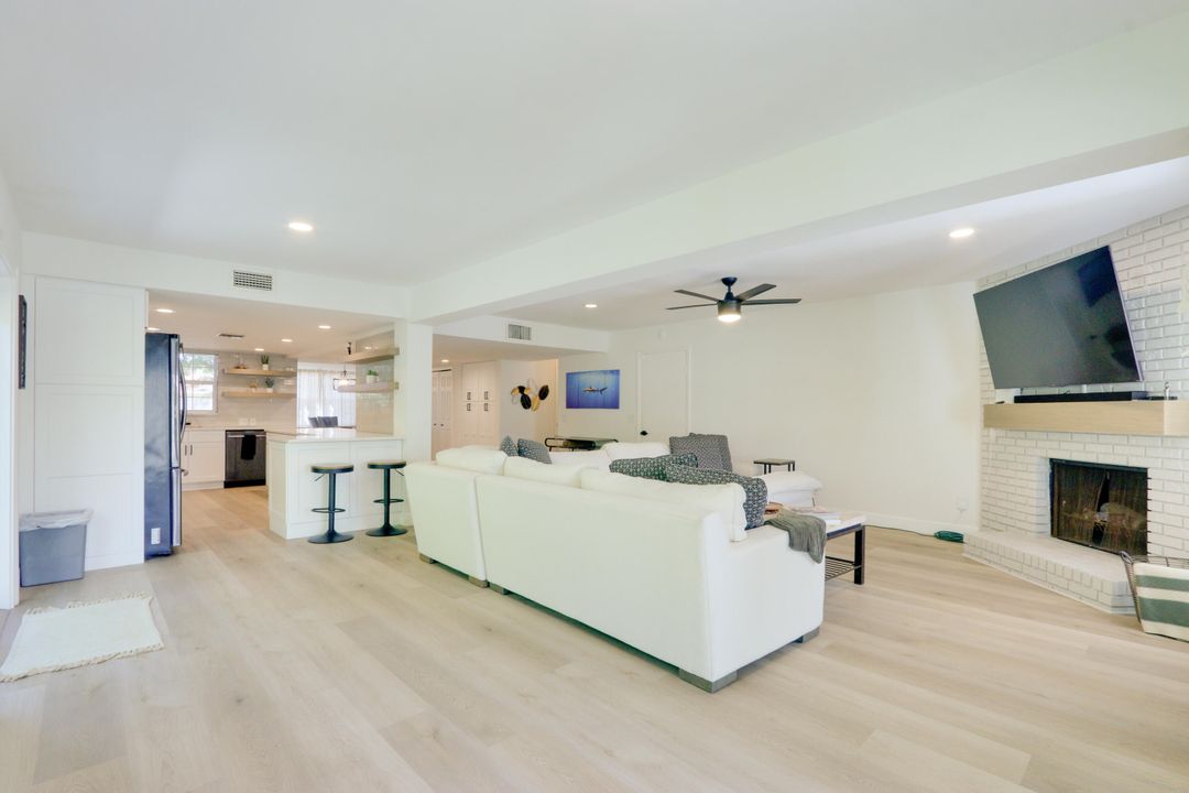 For Sale: $1,099,000 (4 beds, 2 baths, 2149 Square Feet)