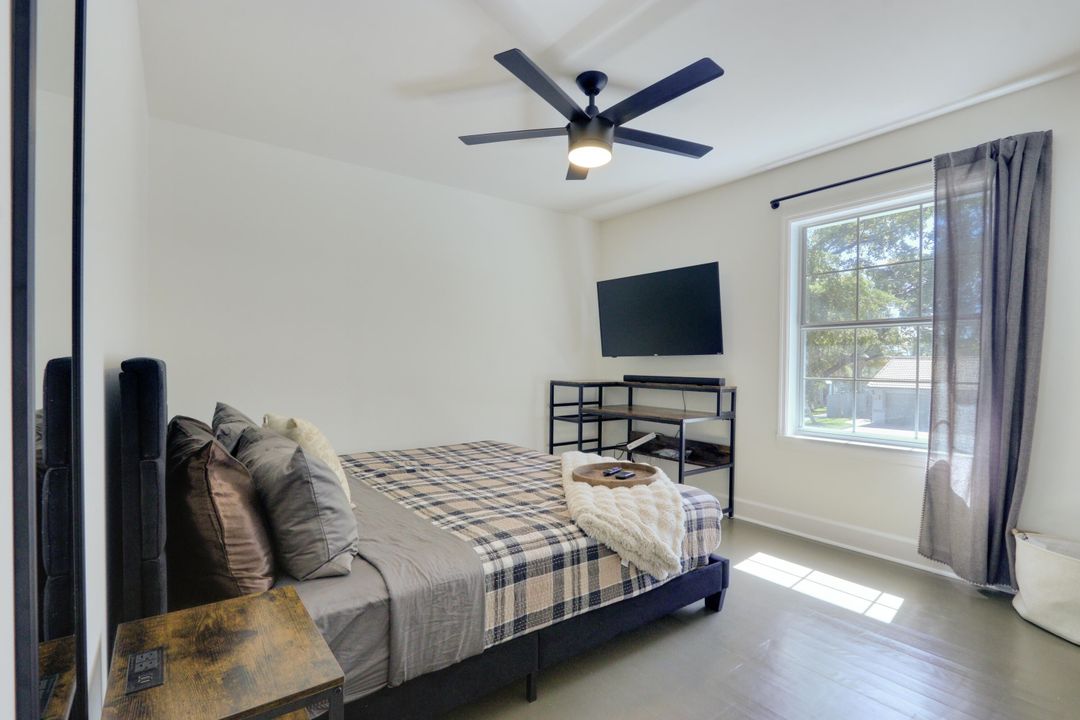 For Sale: $1,099,000 (4 beds, 2 baths, 2149 Square Feet)