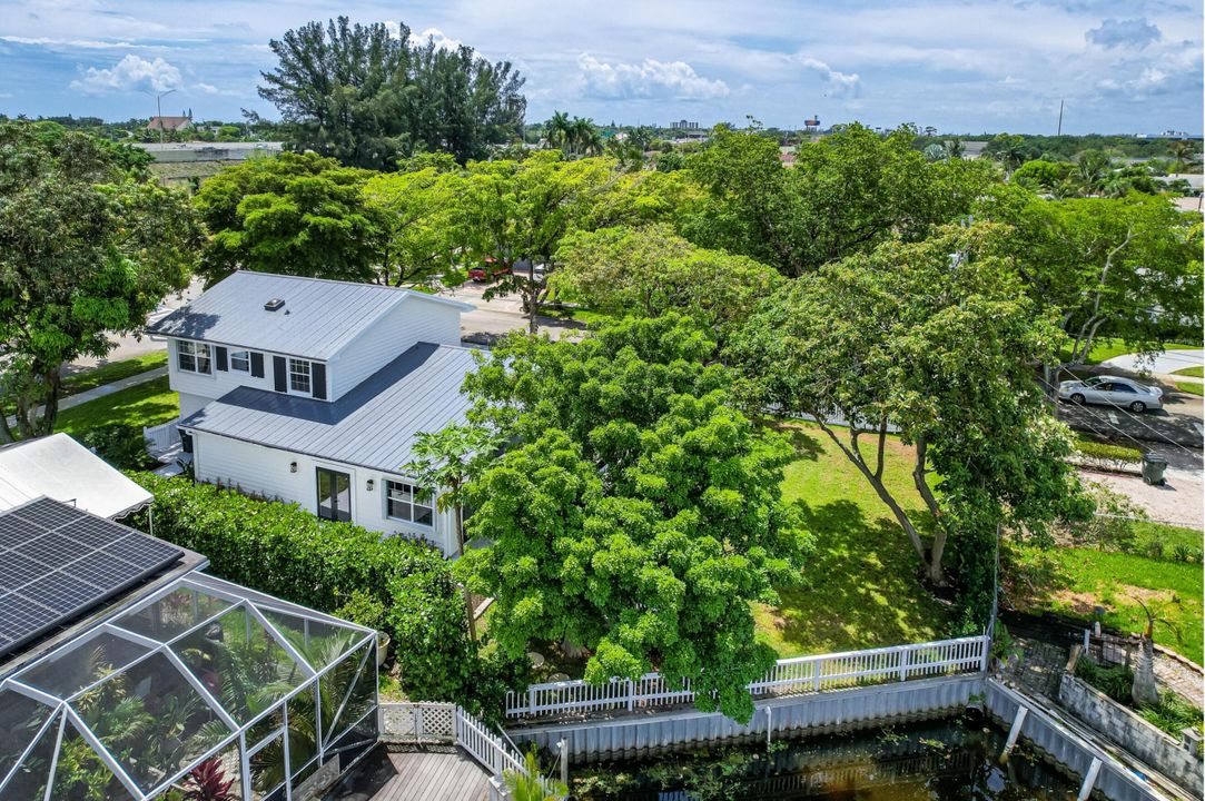 For Sale: $1,099,000 (4 beds, 2 baths, 2149 Square Feet)