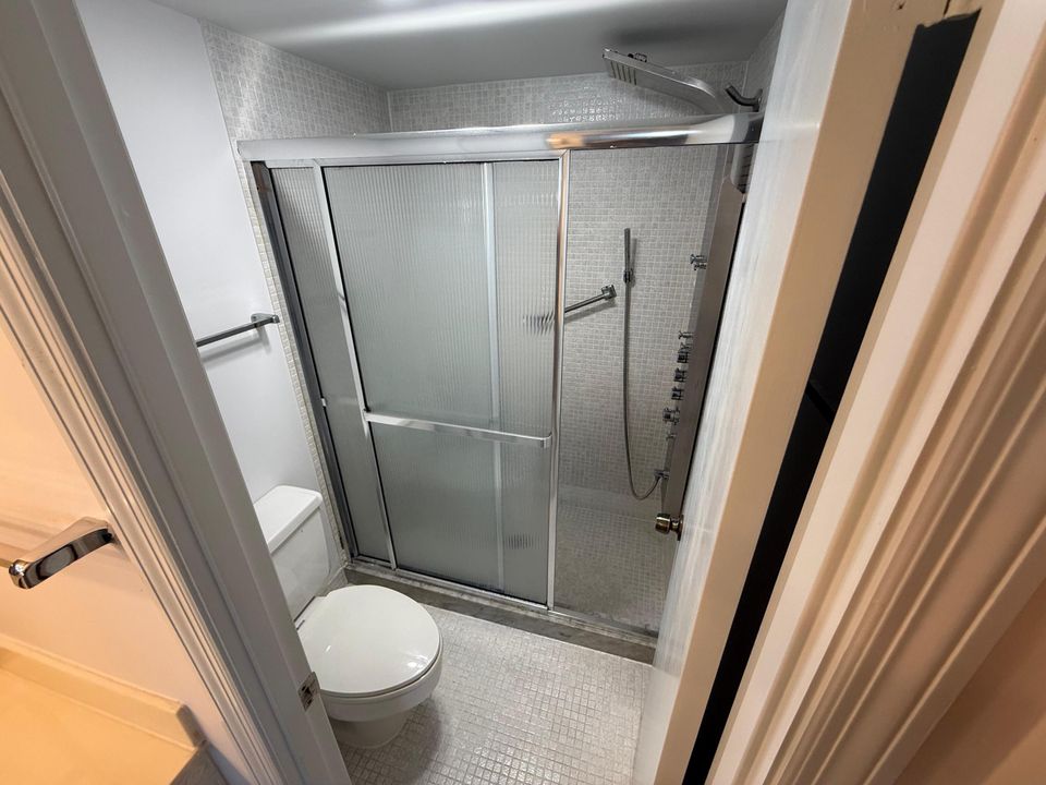 For Rent: $2,600 (2 beds, 2 baths, 1143 Square Feet)