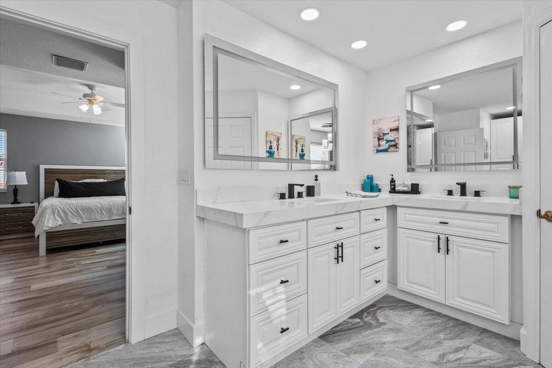 合同活跃: $450,000 (3 贝兹, 2 浴室, 2223 平方英尺)