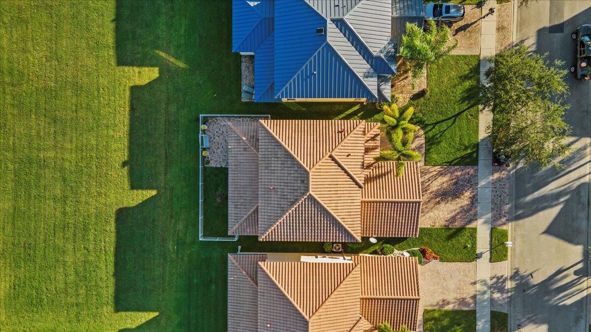 合同活跃: $450,000 (3 贝兹, 2 浴室, 2223 平方英尺)