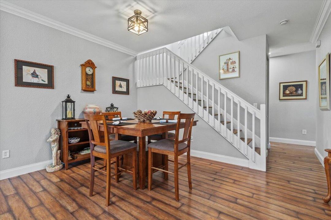 合同活跃: $450,000 (3 贝兹, 2 浴室, 2223 平方英尺)