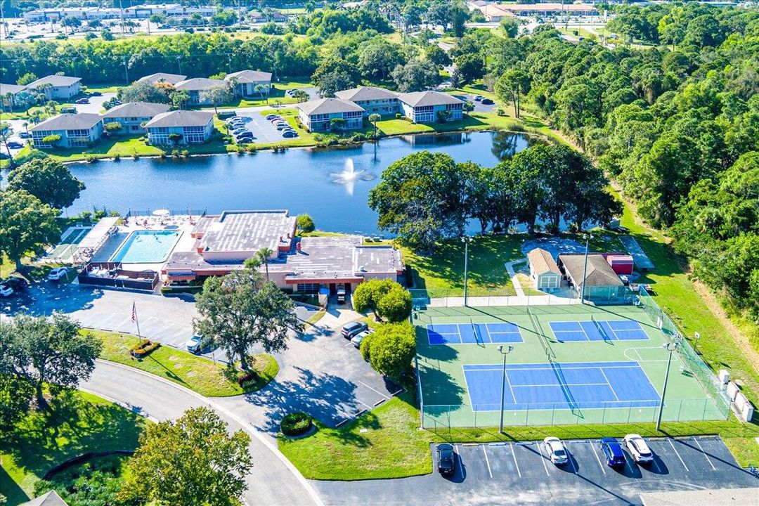 For Sale: $94,900 (1 beds, 1 baths, 800 Square Feet)