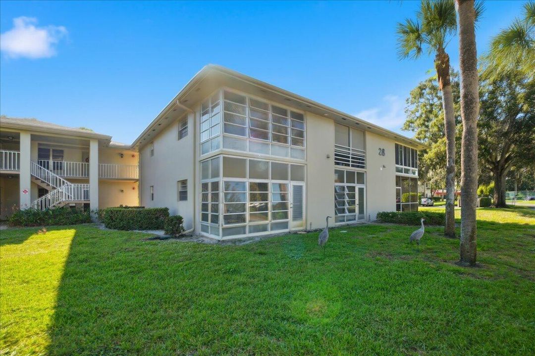 For Sale: $94,900 (1 beds, 1 baths, 800 Square Feet)