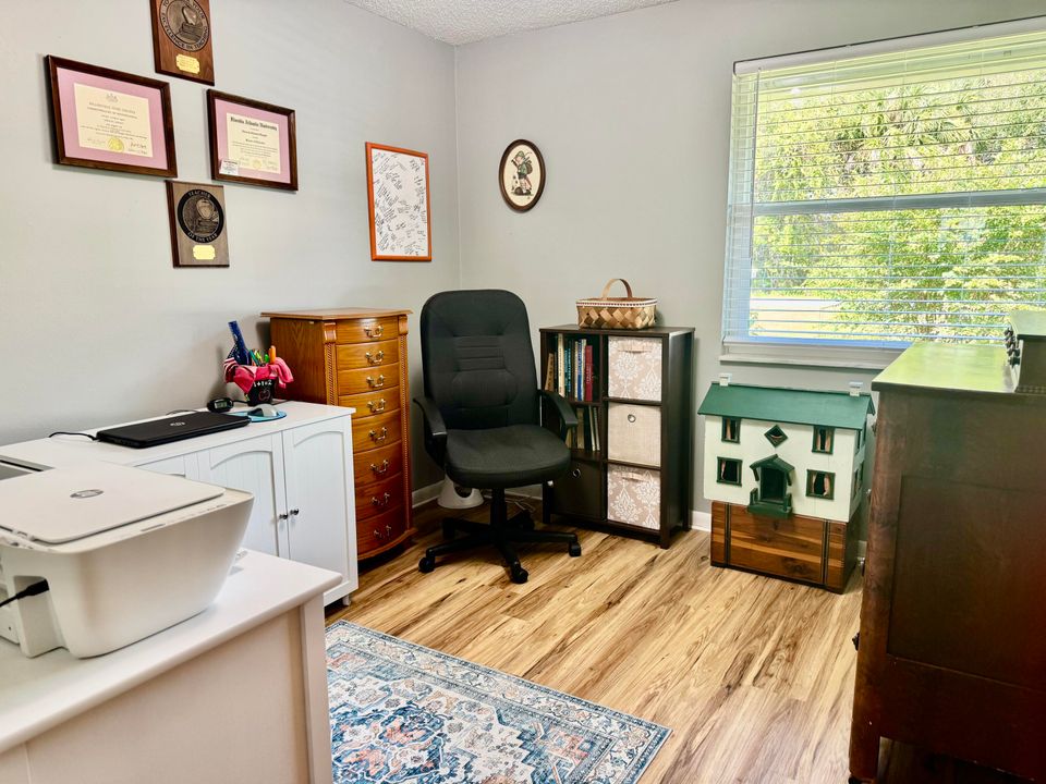 For Sale: $259,000 (3 beds, 1 baths, 1064 Square Feet)