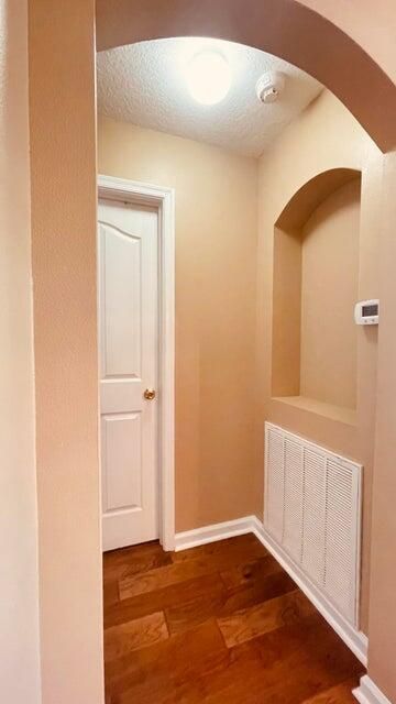 出租: $3,700 (4 贝兹, 3 浴室, 2012 平方英尺)