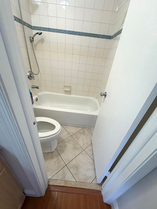 For Sale: $239,900 (2 beds, 2 baths, 1270 Square Feet)