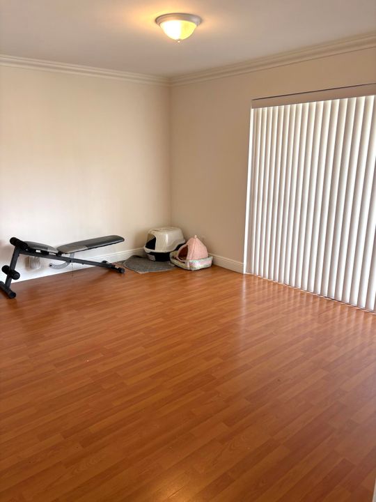 For Sale: $239,900 (2 beds, 2 baths, 1270 Square Feet)