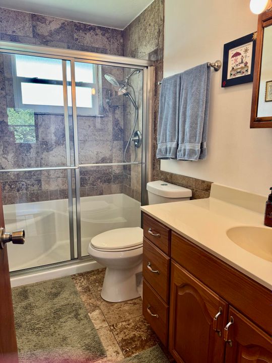 For Sale: $259,000 (3 beds, 1 baths, 1064 Square Feet)