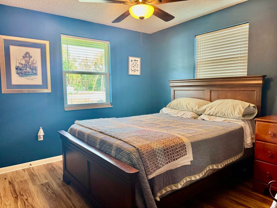 For Sale: $259,000 (3 beds, 1 baths, 1064 Square Feet)