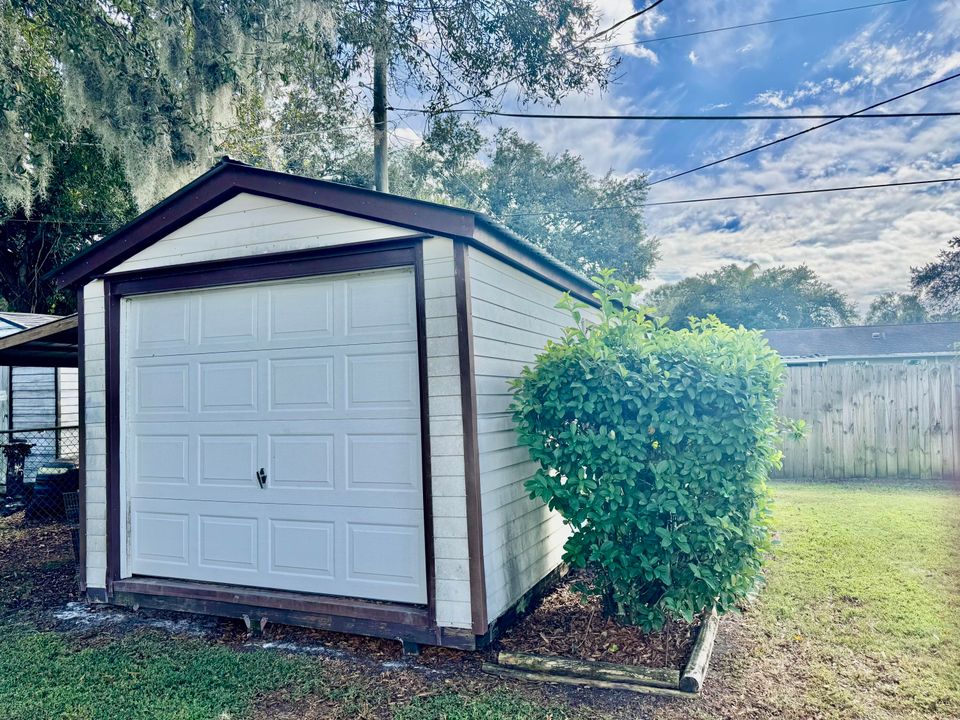 For Sale: $259,000 (3 beds, 1 baths, 1064 Square Feet)