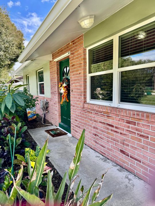 For Sale: $259,000 (3 beds, 1 baths, 1064 Square Feet)