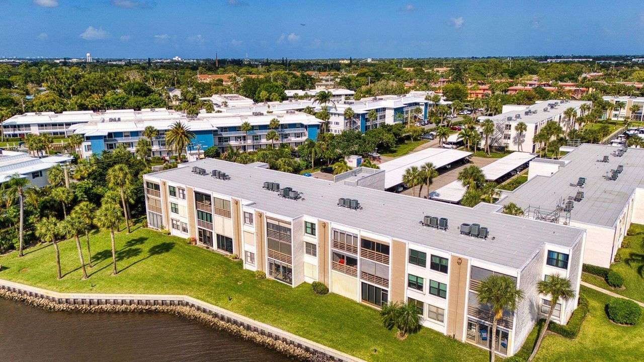 Activo con contrato: $340,000 (2 camas, 2 baños, 1394 Pies cuadrados)