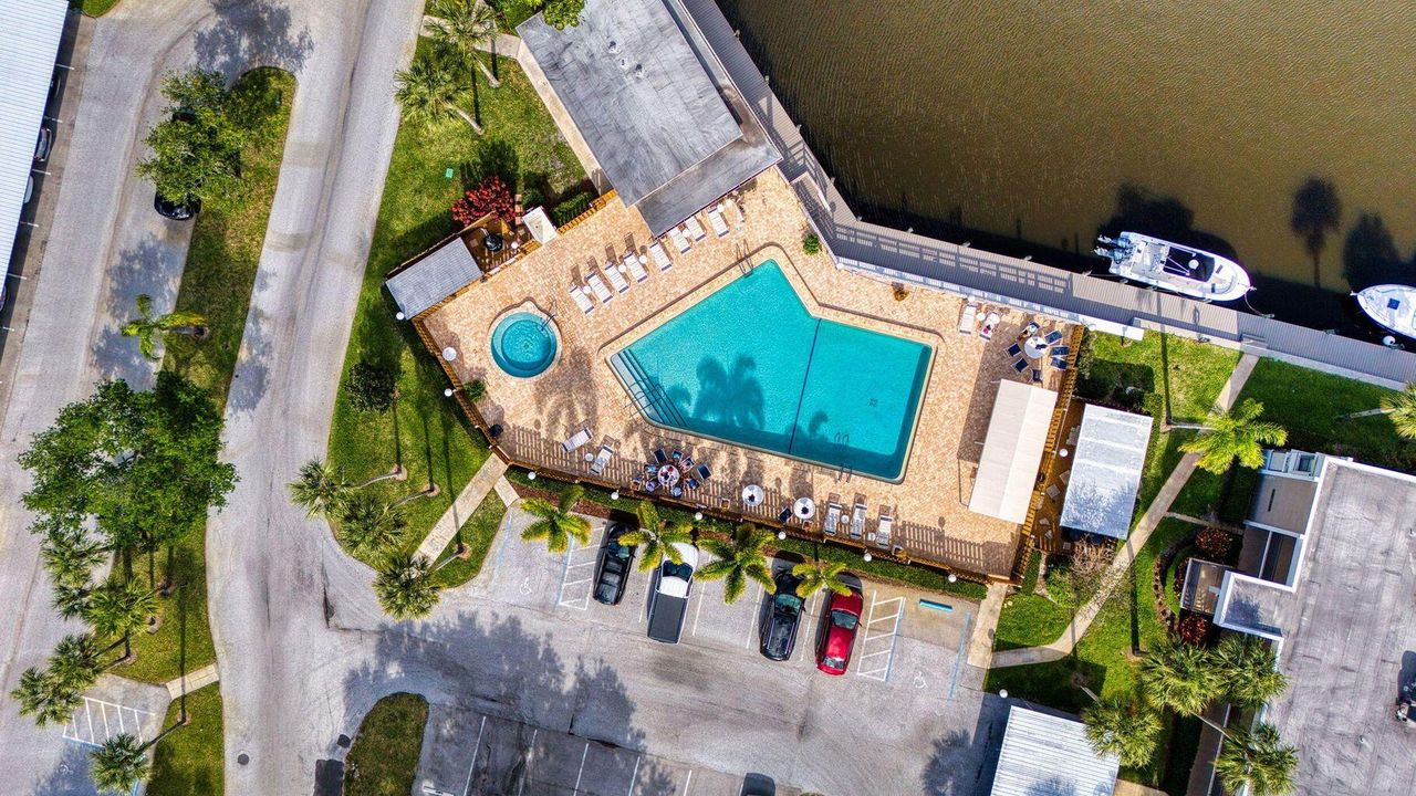 Activo con contrato: $340,000 (2 camas, 2 baños, 1394 Pies cuadrados)