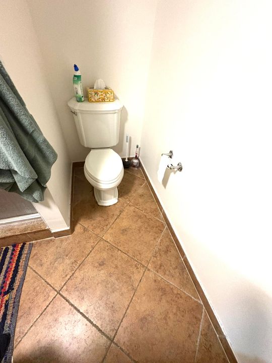 For Sale: $239,900 (2 beds, 2 baths, 1270 Square Feet)