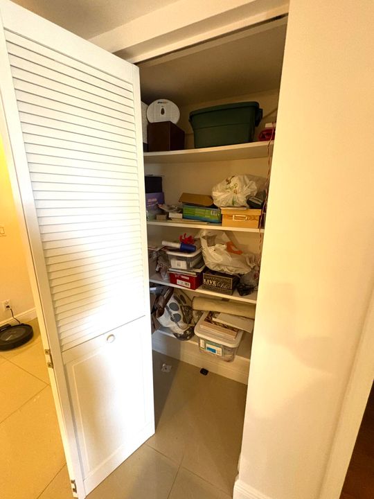 For Sale: $239,900 (2 beds, 2 baths, 1270 Square Feet)