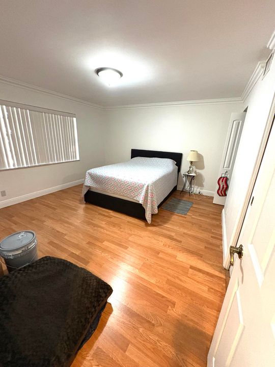 For Sale: $239,900 (2 beds, 2 baths, 1270 Square Feet)