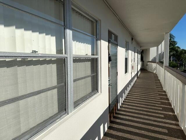 For Rent: $1,800 (2 beds, 2 baths, 916 Square Feet)