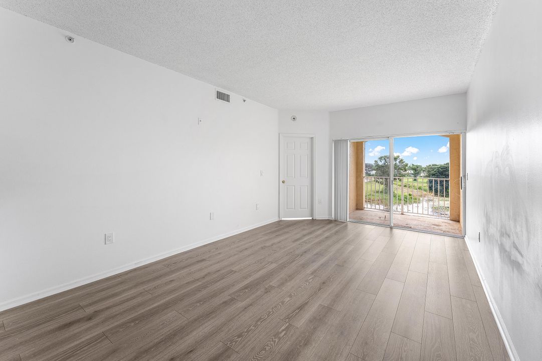 На продажу: $350,000 (3 спален, 2 ванн, 1200 Квадратных фут)