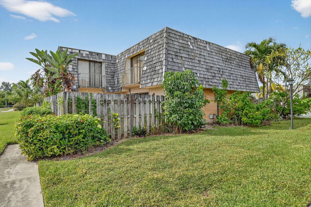 En Venta: $239,777 (2 camas, 2 baños, 1232 Pies cuadrados)