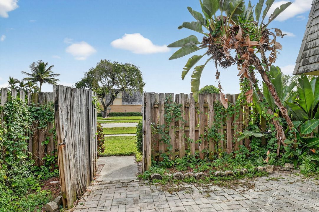 En Venta: $239,777 (2 camas, 2 baños, 1232 Pies cuadrados)