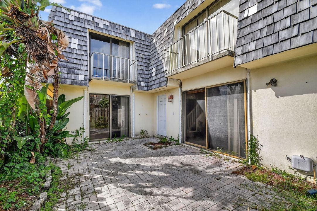 En Venta: $239,777 (2 camas, 2 baños, 1232 Pies cuadrados)