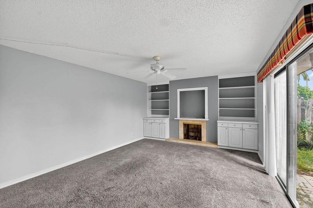 En Venta: $239,777 (2 camas, 2 baños, 1232 Pies cuadrados)