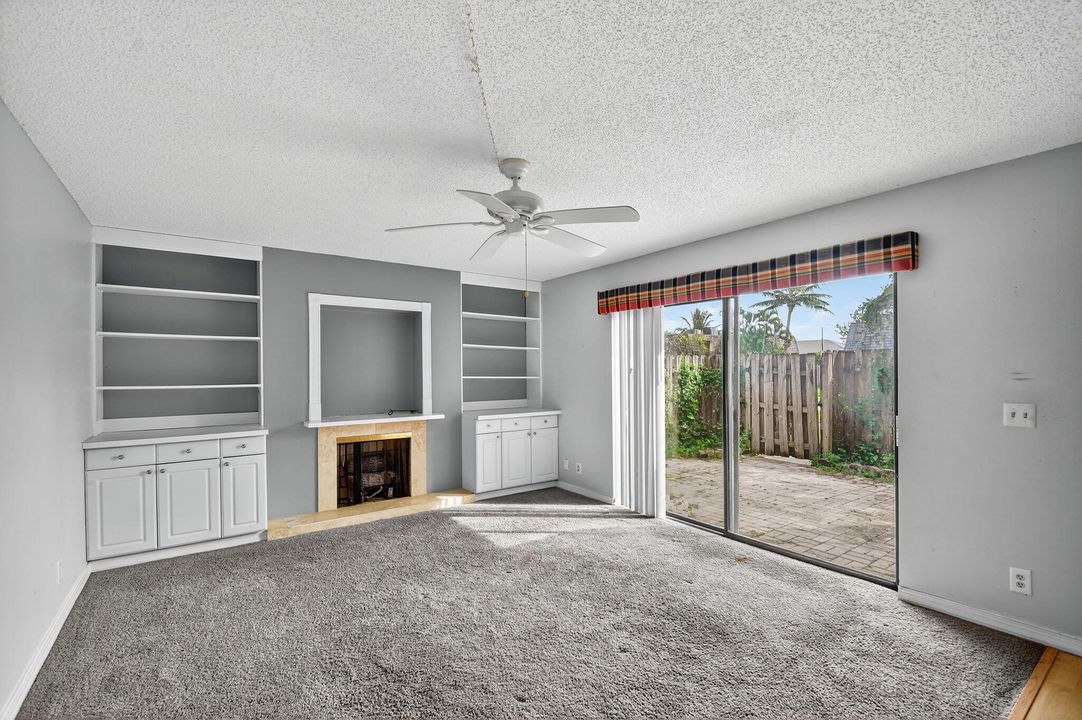 En Venta: $239,777 (2 camas, 2 baños, 1232 Pies cuadrados)