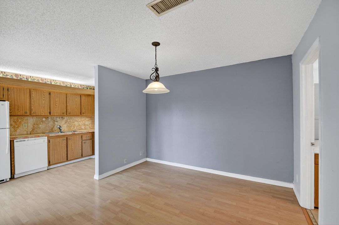 En Venta: $239,777 (2 camas, 2 baños, 1232 Pies cuadrados)