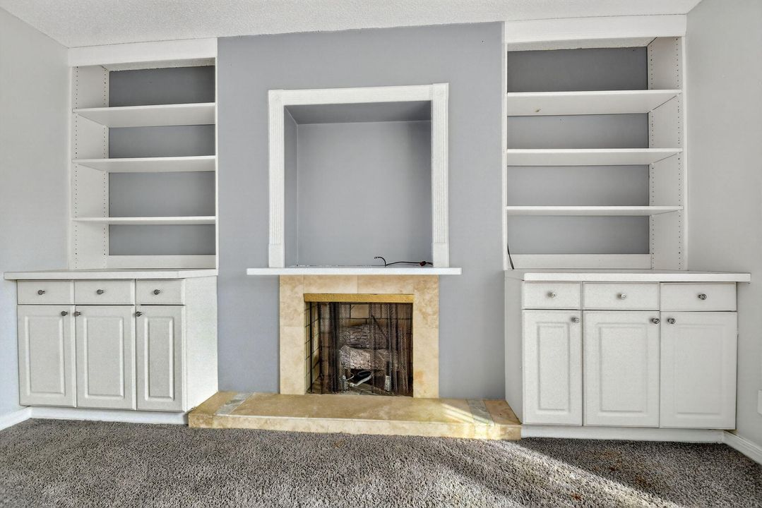 En Venta: $239,777 (2 camas, 2 baños, 1232 Pies cuadrados)