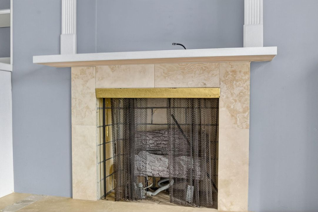 En Venta: $239,777 (2 camas, 2 baños, 1232 Pies cuadrados)