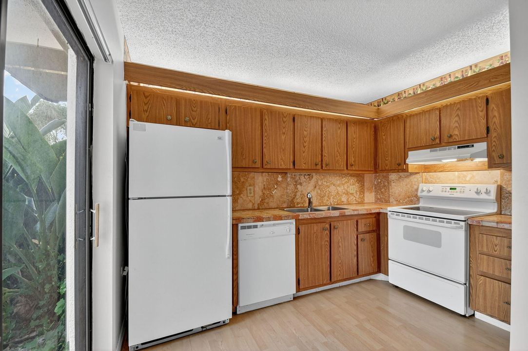 En Venta: $239,777 (2 camas, 2 baños, 1232 Pies cuadrados)