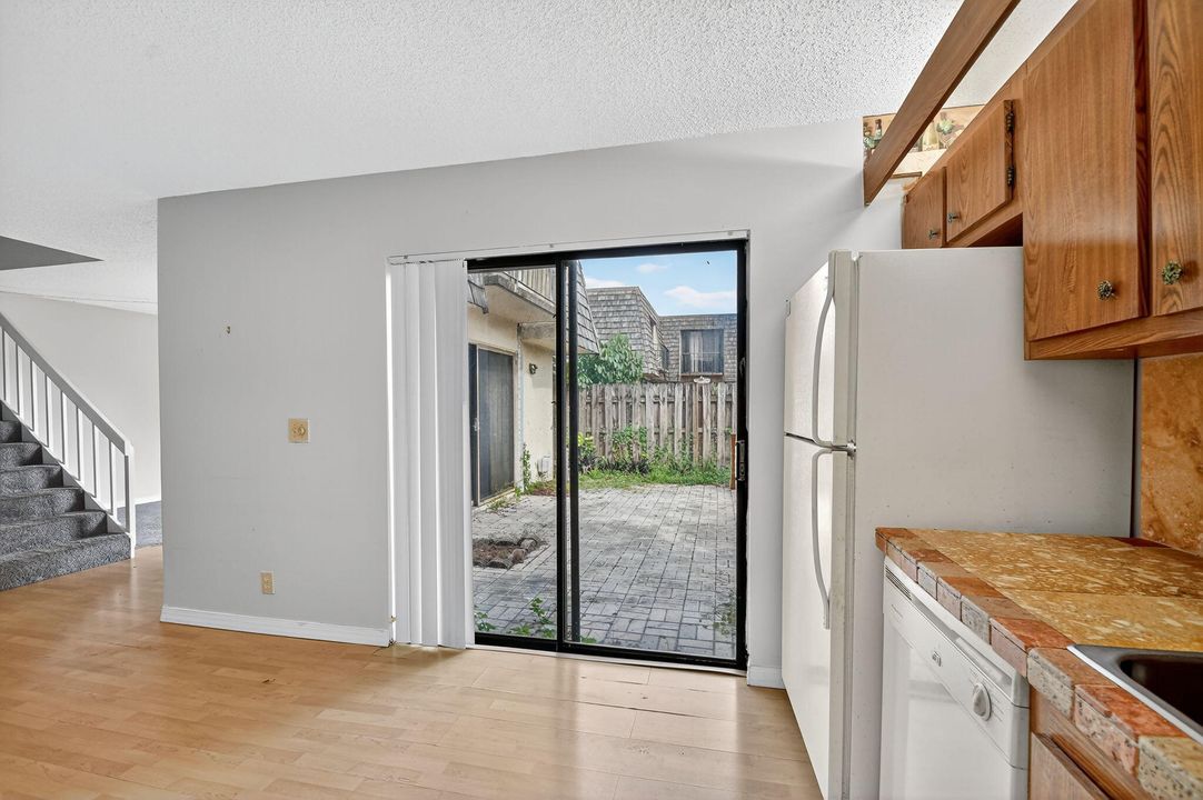 En Venta: $239,777 (2 camas, 2 baños, 1232 Pies cuadrados)