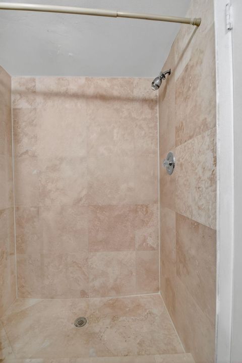 En Venta: $239,777 (2 camas, 2 baños, 1232 Pies cuadrados)