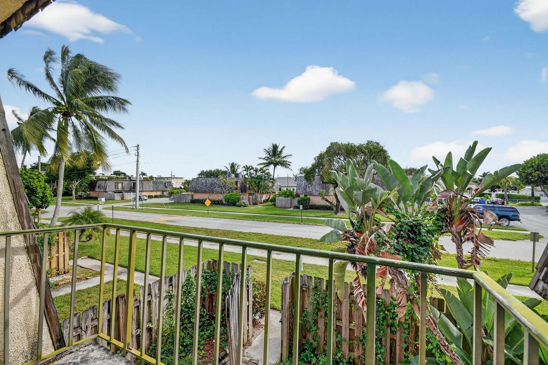 En Venta: $239,777 (2 camas, 2 baños, 1232 Pies cuadrados)