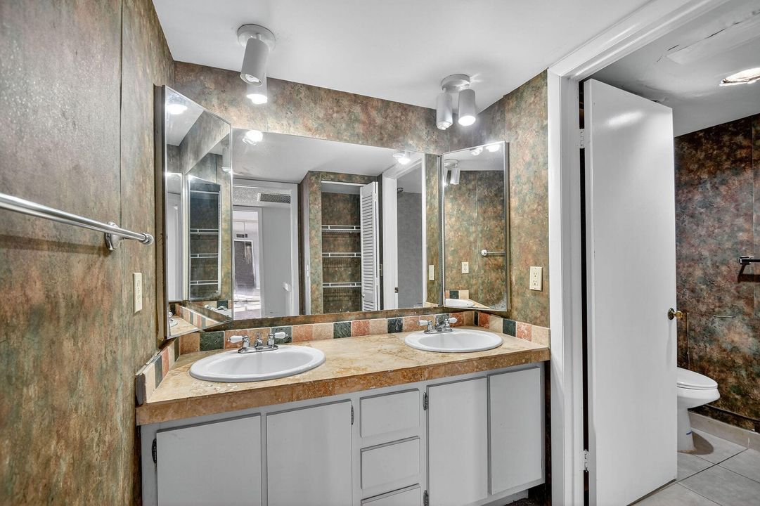 En Venta: $239,777 (2 camas, 2 baños, 1232 Pies cuadrados)