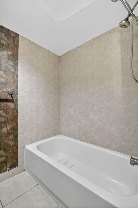 En Venta: $239,777 (2 camas, 2 baños, 1232 Pies cuadrados)