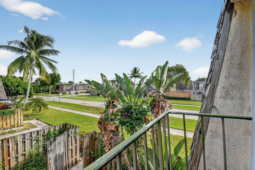 En Venta: $239,777 (2 camas, 2 baños, 1232 Pies cuadrados)