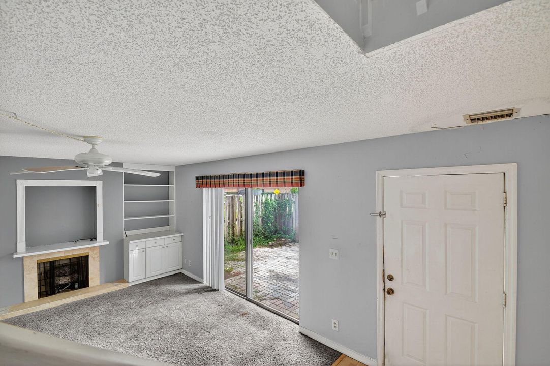 En Venta: $239,777 (2 camas, 2 baños, 1232 Pies cuadrados)