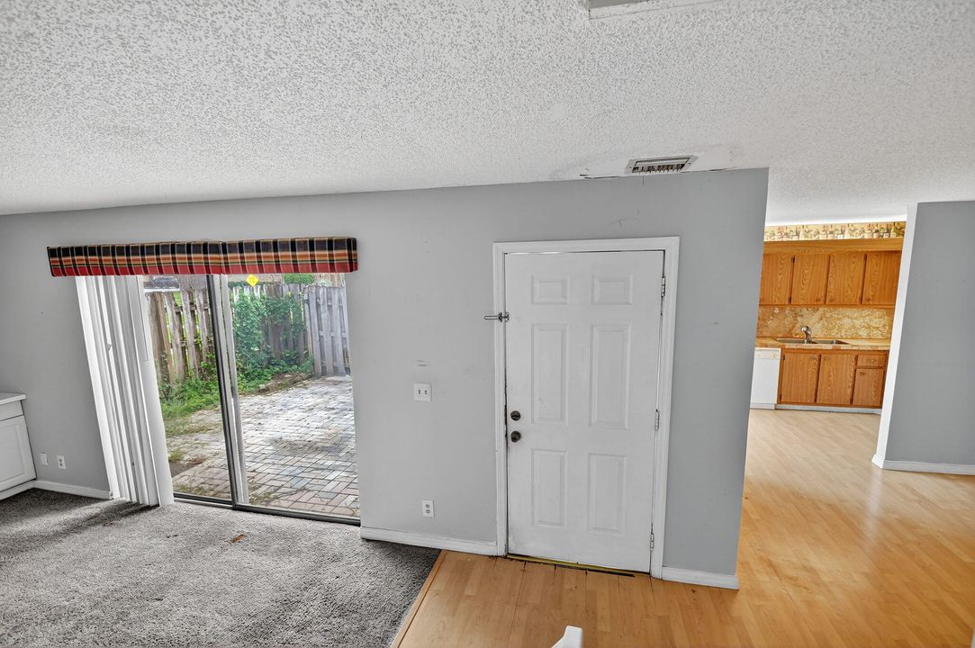 En Venta: $239,777 (2 camas, 2 baños, 1232 Pies cuadrados)