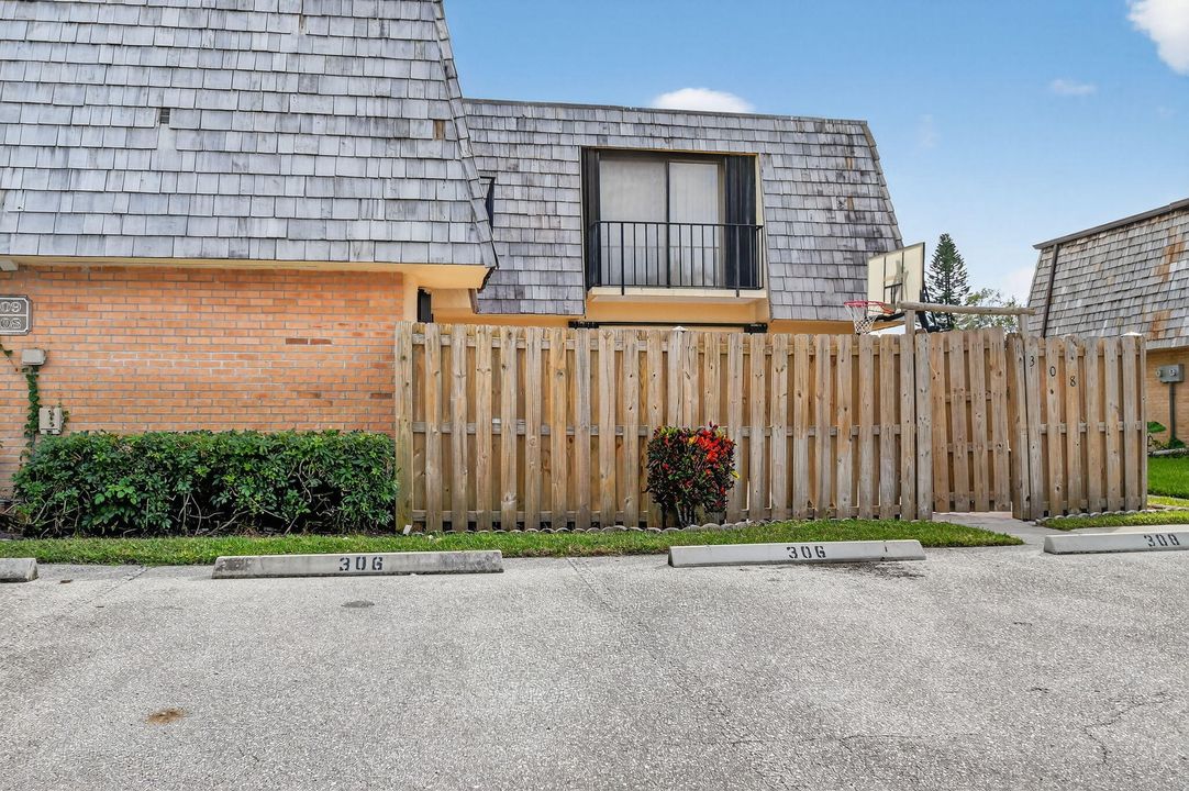 En Venta: $239,777 (2 camas, 2 baños, 1232 Pies cuadrados)