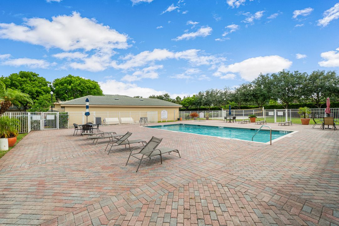 На продажу: $350,000 (3 спален, 2 ванн, 1200 Квадратных фут)