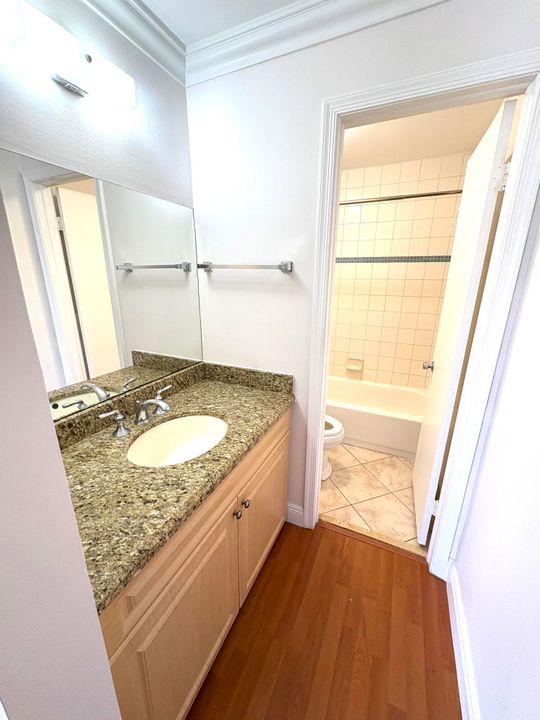 For Sale: $239,900 (2 beds, 2 baths, 1270 Square Feet)