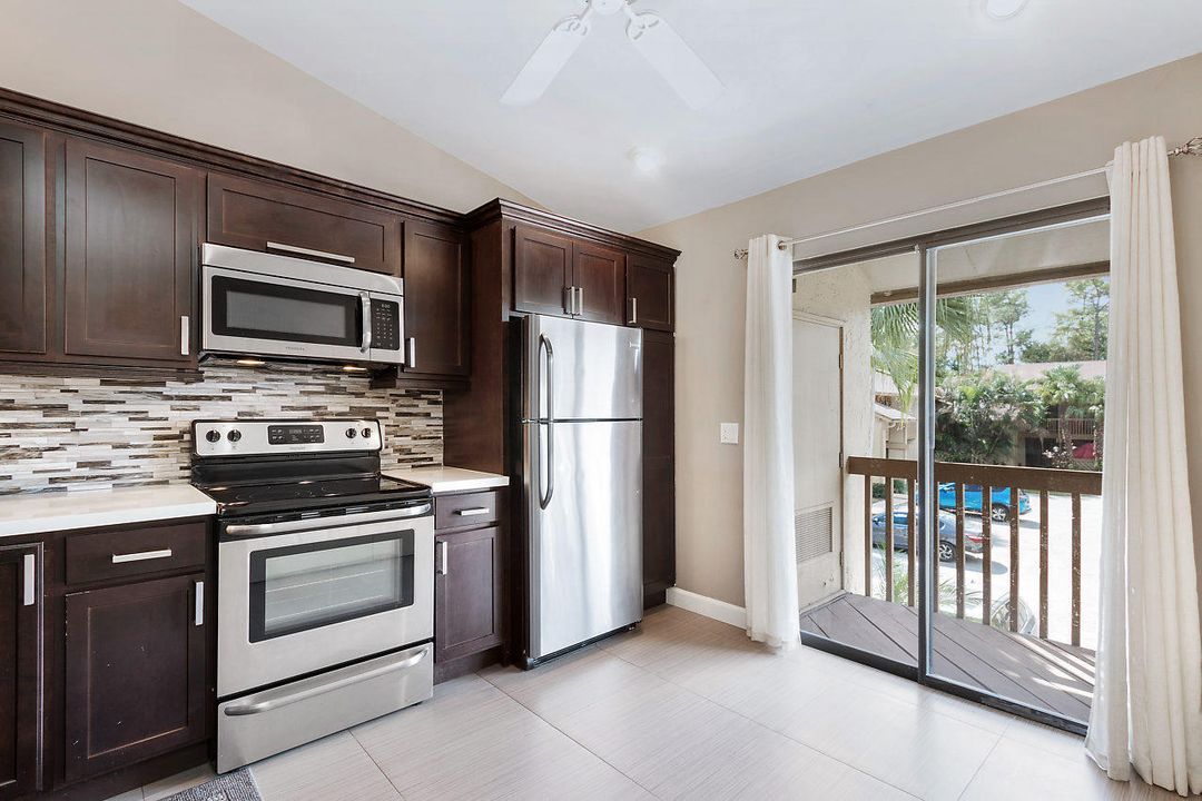 出租: $4,500 (3 贝兹, 2 浴室, 1300 平方英尺)