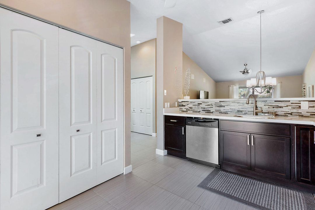 出租: $4,500 (3 贝兹, 2 浴室, 1300 平方英尺)