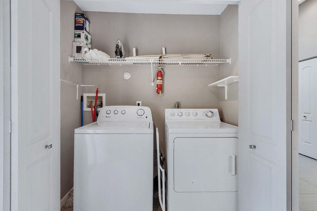 出租: $4,500 (3 贝兹, 2 浴室, 1300 平方英尺)