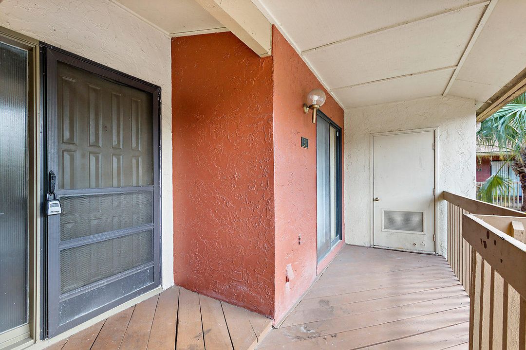 出租: $4,500 (3 贝兹, 2 浴室, 1300 平方英尺)